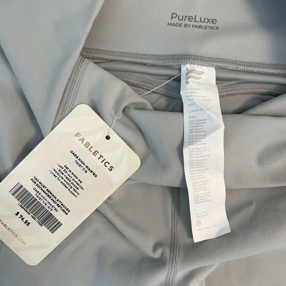 NWT Fabletics Breathe 2-Piece Outfit 💙 - Picture 15 of 15